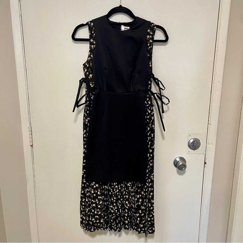 Noir Kei Ninomiya floral apron dress